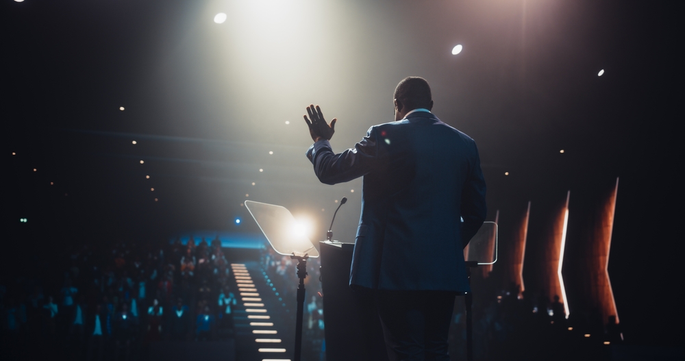 Wirtschaftsanalyse trifft Kabarett in Detmold